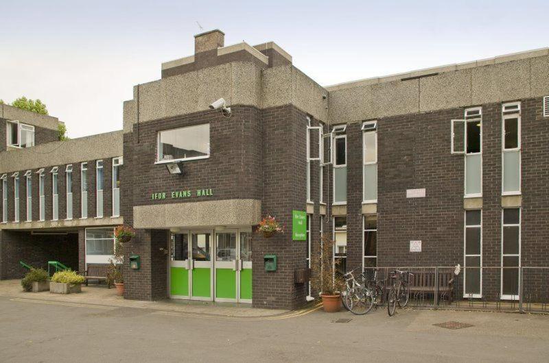 Ifor Evans Hall, Camden London Luaran gambar